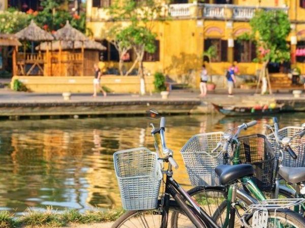 You can cycling around Hoi An to enjoy the atmosphere